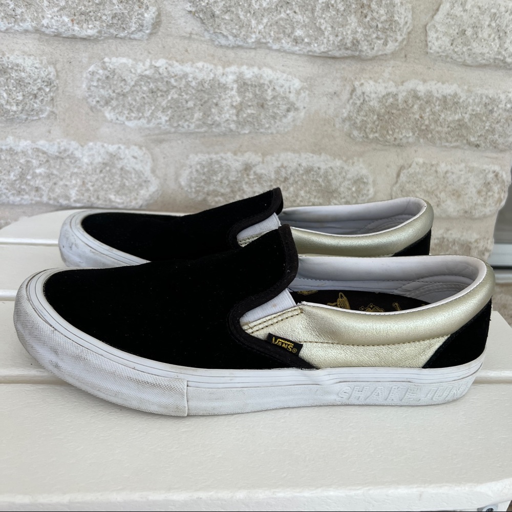 Vans Shake Junt mens 12 46 black suede gold metallic